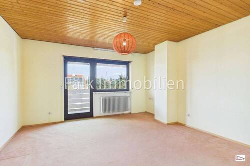 Schlafzimmer 1 mit Zugang Balkon Obergeschoss - 