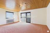 Schlafzimmer 2 mit Zugang Balkon Obergeschoss - 