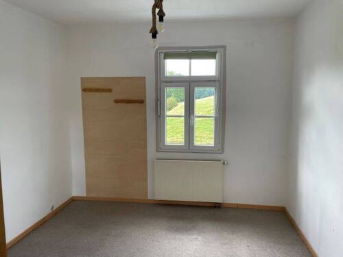Schlafzimmer _neuer Laminatboden.jpg - Etagenwohnung mit 45,00 m² in Marienheide zur Miete