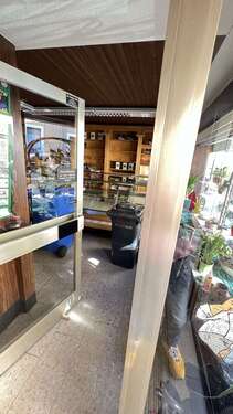 Ladeneingang - 1 Zimmer Mehrfamilienhaus, Wohnhaus zum Kaufen in Stadtsteinach