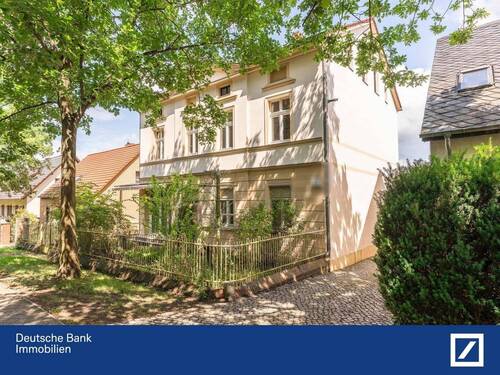 Hausansicht vorn - Einfamilienhaus mit ca. 420 m² vermietbarer Fläche