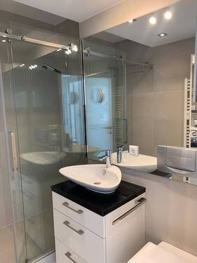 Dusche + WC - 2 Zimmer Etagenwohnung in München