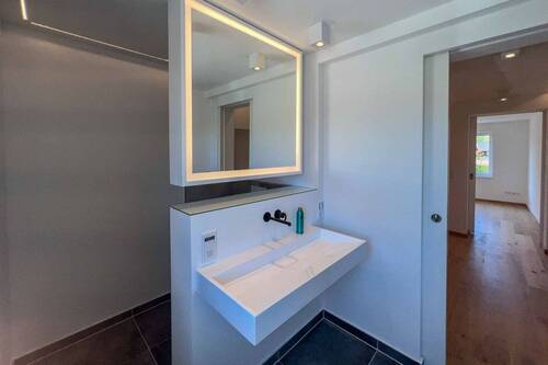 Badezimmer Waschtisch ( 1.OG ) - 