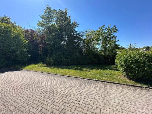 Grundstücksteil neben Nachbarbebauung - Grundstück zum Kaufen in Rödental