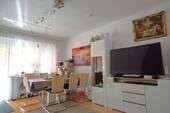Wohnzimmer Ansicht 2 - Etagenwohnung mit 63,00 m² in München zum Kaufen