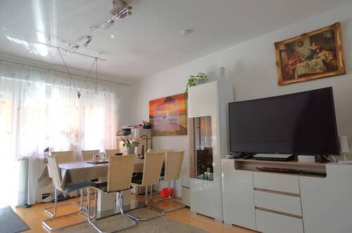 Wohnzimmer Ansicht 2 - Etagenwohnung mit 63,00 m² in München zum Kaufen