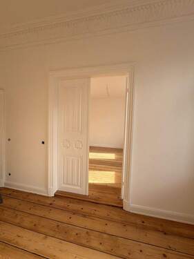Bild 1 - modernisierte Altbauwohnung in direkter Innenstadtlage