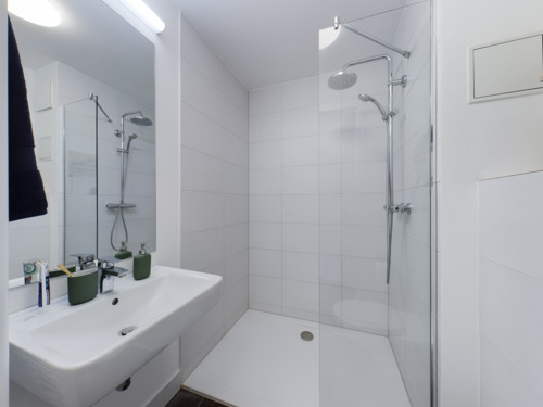 Badezimmer - Etagenwohnung mit 20,90 m&sup2; in Berlin zur Miete