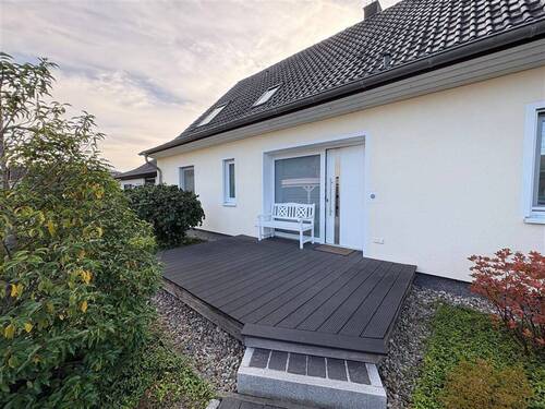 herzliche Willkommen - 5 Zimmer Einfamilienhaus in Bordesholm