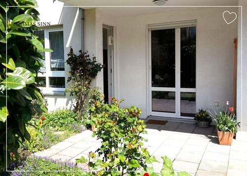 Bild 1 - Wunderbar aufgeteilte 2-Zimmer EG-Wohnung mit toller Terrasse u. kleinem Gartenanteil - sofort frei!