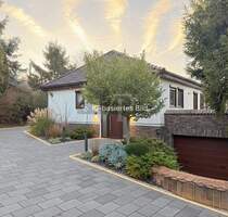 EINZIGARTIGE GELEGENHEIT IN WEINBÖHLA, BUNGALOW IN TOP-LAGE MIT HERRLICHEM FERNBLICK
