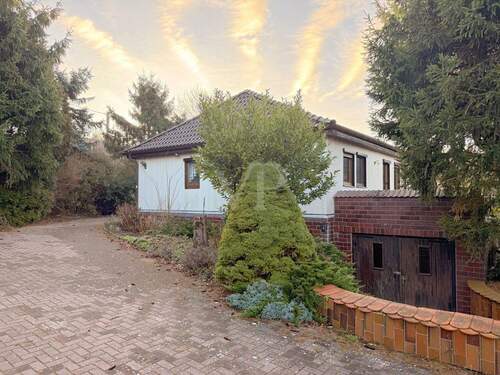 Einfahrt - 4 Zimmer Bungalow in Weinböhla