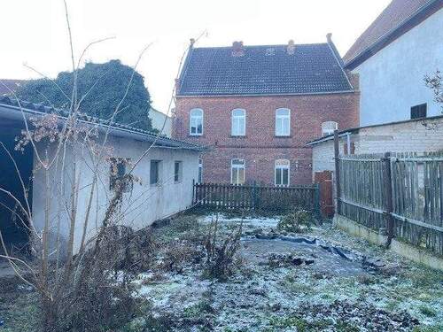 Rückseite Haus - 5 Zimmer Einfamilienhaus in Laucha