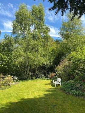 Gartenimpressionen - 9 Zimmer Einfamilienhaus zum Kaufen in Dortmund