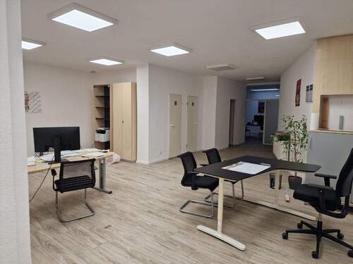 Schreibtischplatz im bestehendem Büro in Zentraler Lage - Schreibtischplatz im Leverkusen-Zentrum - flexibel, 247, WLAN & Postadresse