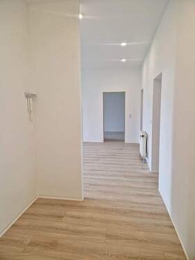 Diele.jpg - 5 Zimmer Etagenwohnung in Hartha