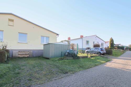 Stellplatz mit Schuppen - 