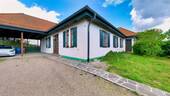 Außenansicht mit Carport - 
