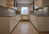 008 - 2-Zimmer-Wohnung mit Dachterrasse und Kfz-Stellplatz