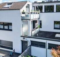 Hochwertige 3-Zimmer-Wohnung mit Balkon und Garage in kernsaniertem 3-Parteienhaus - Bochum Harpen