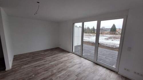 20260205_085233.jpg - 5 Zimmer Etagenwohnung in Pirna