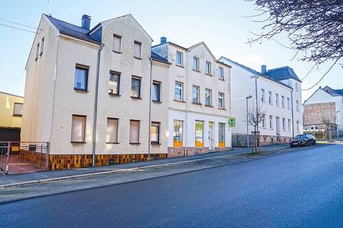 Straßenansicht links - Auktion 18.9.2025 - Wohn-Geschäftshaus mit 1 GE und 2 WE - teilweise vermietet