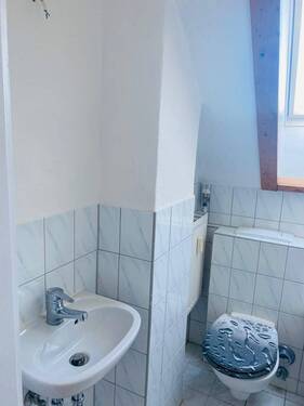 Bad mit Fenster - Etagenwohnung mit 28,30 m² in Markkleeberg zur Miete