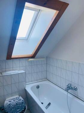 Bad mit Wanne - 
