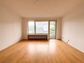 Wohnzimmer - 3-Zimmer-Wohnung mit Potenzial - perfekt für Eigennutzer & Investoren