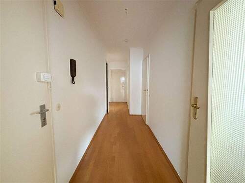 Flur - 3 Zimmer Etagenwohnung in Düsseldorf