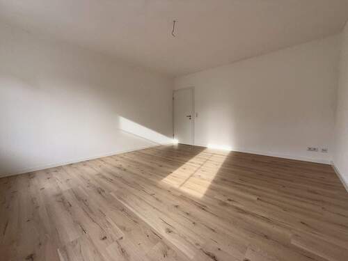 Wohnzimmer - 4 Zimmer Etagenwohnung in Lichtenstein