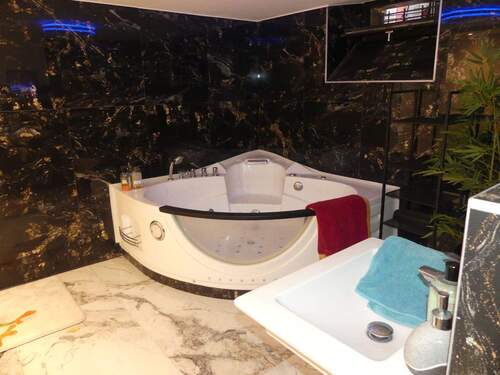 Badezimmer im Untergeschoss - 