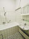 kleines Bad mit Badewanne - 