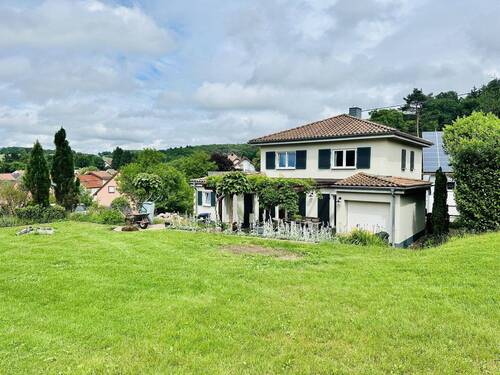 Rückansicht - Wenn der Garten zur Oase wird - Mediterranes Einfamilienhaus