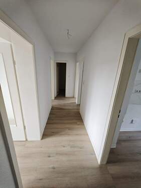 Flur.jpeg - **sanierte 3-Zimmer-Wohnung mit Balkon**