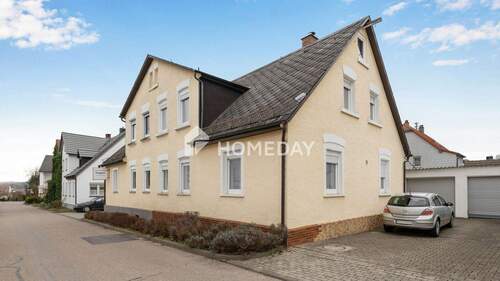 Außenansicht 1 - Kernsanierte DHH mit Garten, Sauna und zwei Garagen