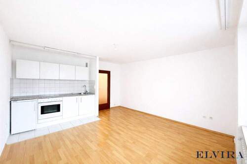 Wohn-und Schlafbereich - 1 Zimmer Etagenwohnung in München / Obersendling