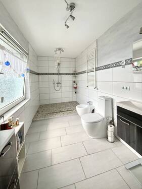 Badezimmer 2 im Obergeschoss - 