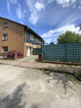 seitlich angebautes Einfamilienhaus - 5 Zimmer Reihenendhaus in Selm