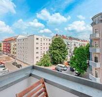 Provisionsfrei! Gepflegte 2,5-Zimmer Altbauwohnung mit Balkon im Laskerkiez - Berlin Friedrichshain