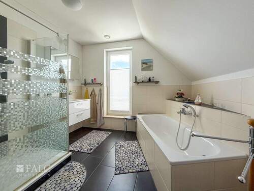 Badezimmer Dachgeschoss - 