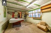 Garage - 