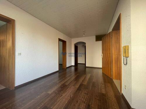 Flur EG - 8 Zimmer Mehrfamilienhaus, Wohnhaus zum Kaufen in Weinheim