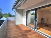 Im Grünen Wohnen mit traumhafter Terrasse - Freie 2-Zi-ETW mit riesiger Terrasse und Blick ins Grüne