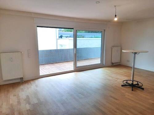 Mit Ausgang Terrasse - 