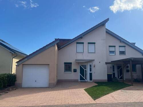 Doppelhaus - TOP-GELEGENHEIT! Doppelhaushälfte mit Weitblick in ruhiger Lage in Monzingen zu vermieten