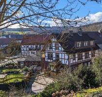 Tradition trifft Raumvielfalt - Großes Wohnhaus mit Einliegerwohnung und Gartenidylle - Bad Zwesten
