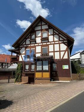 Bild 2 - 9 Zimmer Mehrfamilienhaus, Wohnhaus zum Kaufen in Bad Zwesten