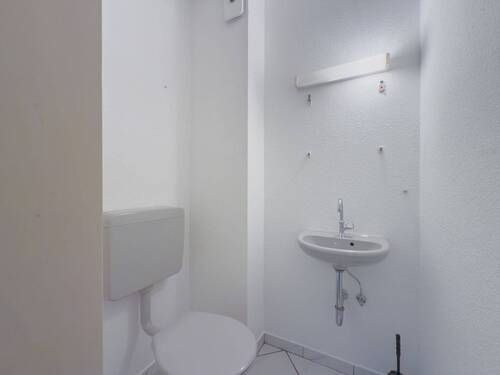 14 Gäste WC LR - 