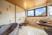 Bad mit Wanne Obergeschoss - 